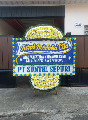 Papan Bunga Duka di Rambung Timur