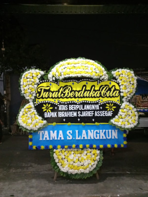 Papan Bunga Duka di Rambung Timur
